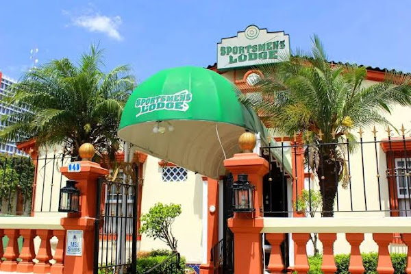 Sportsmen's Lodge