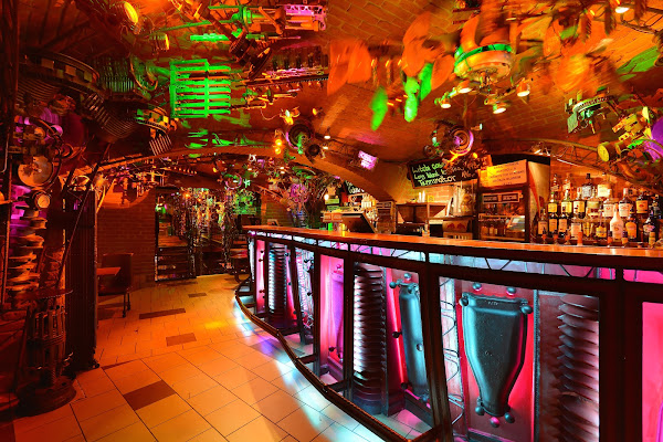 Cross Club