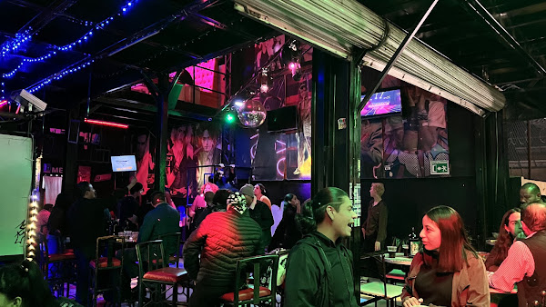 Rubiks Retro Bar