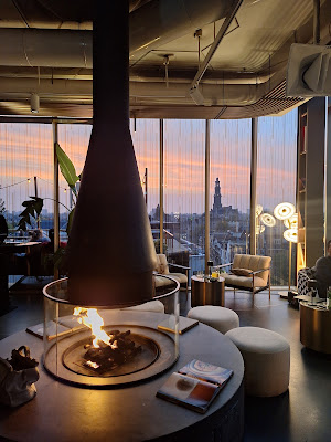 W Lounge